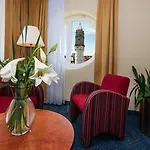 Western Hotel 4*