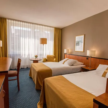 Western Hotel 4*