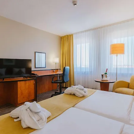 Western Hotel 4*