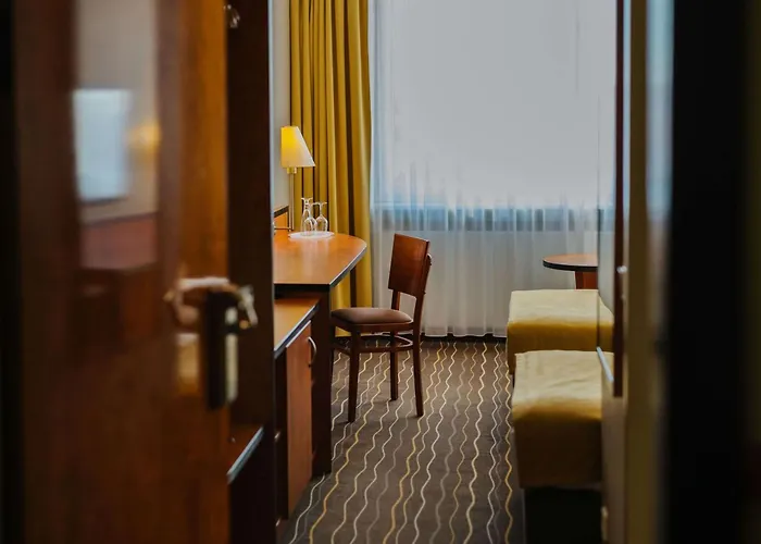 Отель Western 4*